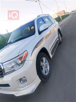 تۆیۆتا لاند کروزەر